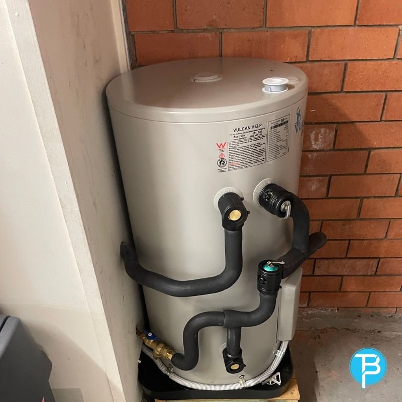 Wall-mounted gas hot water unit